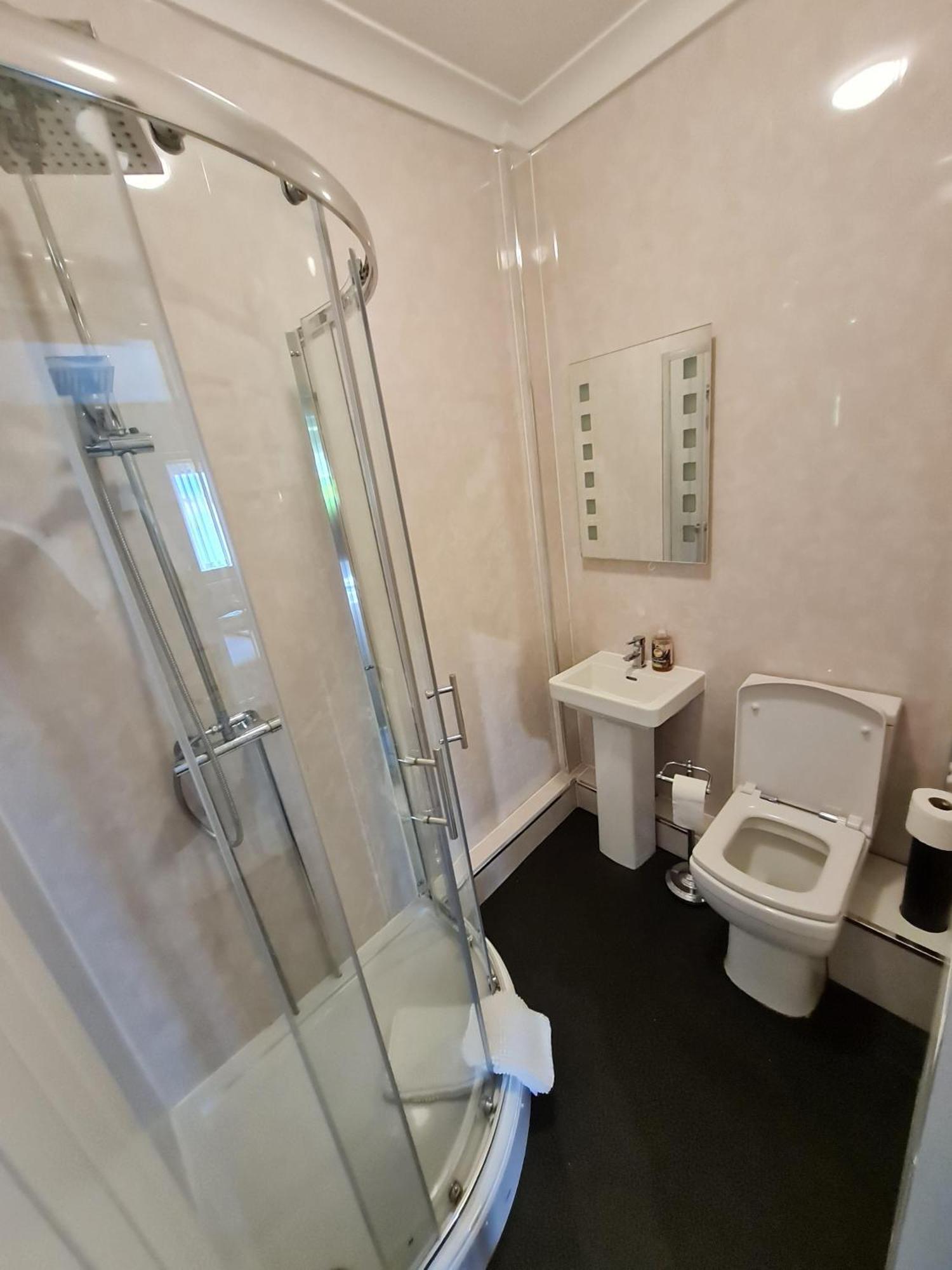 The Mayfair Lodge & Family Suite Hartlepool Phòng bức ảnh
